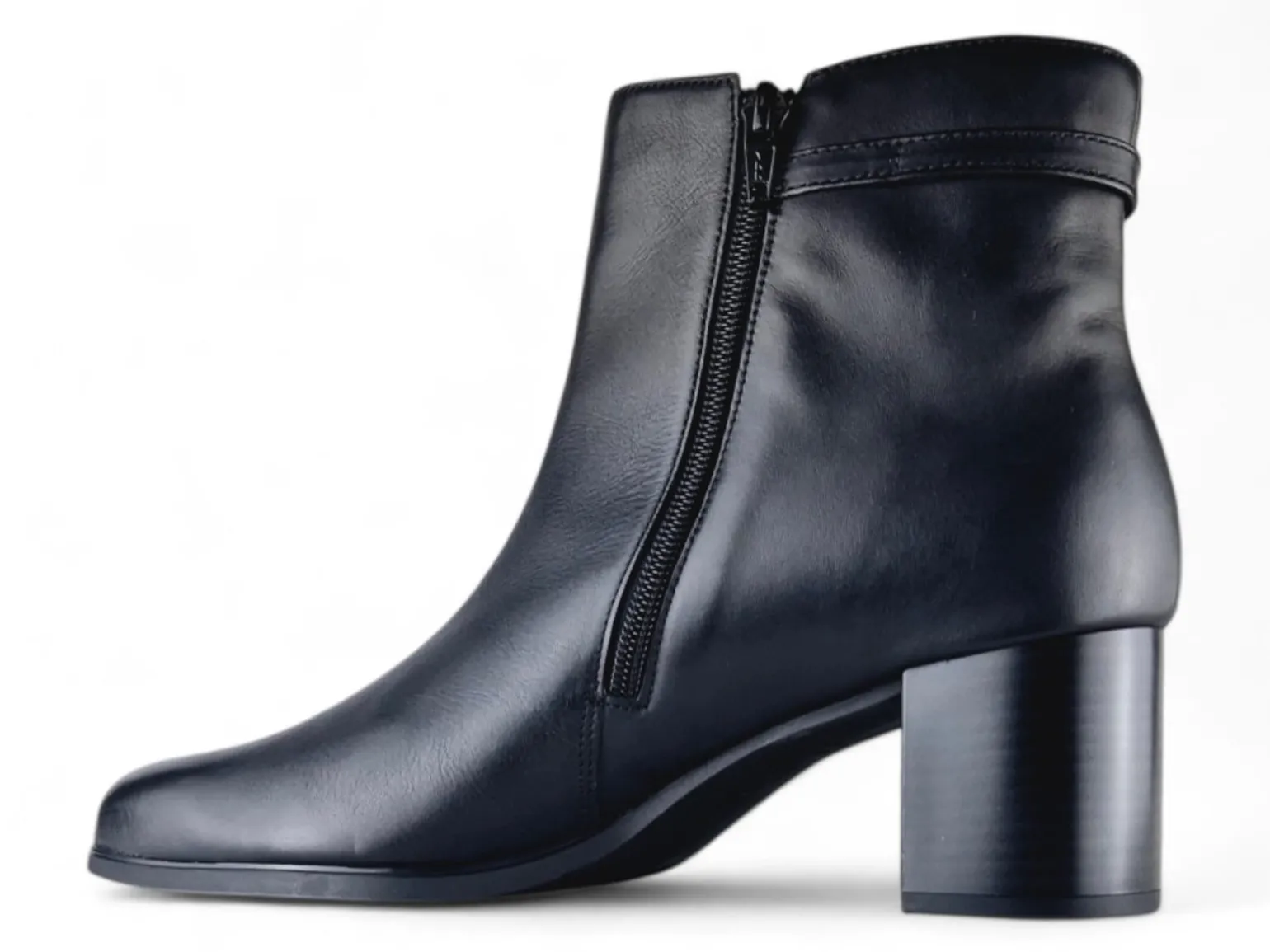 black_1-4.webp 55.692 Black