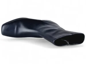 32.920 Black
