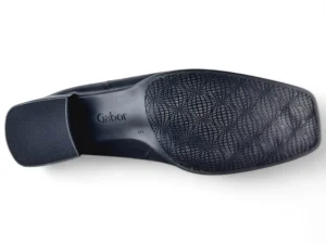 32.920 Black