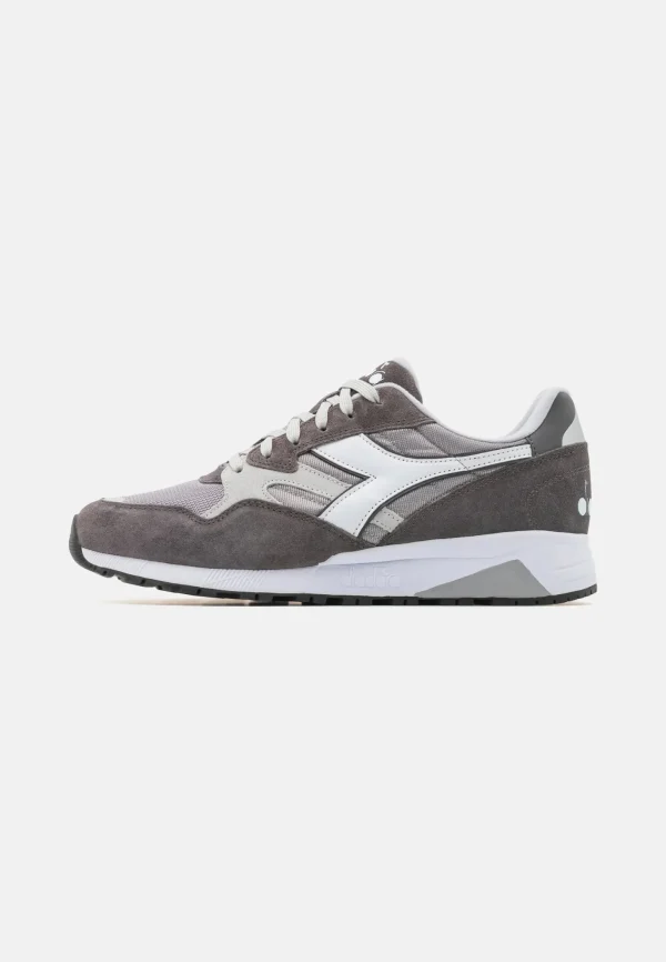 N902 Dark Gray