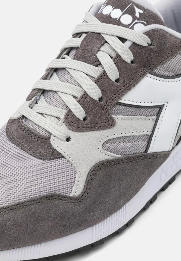 N902 Dark Gray