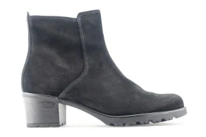 32.800 Black